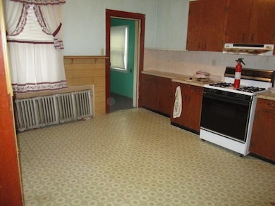 2 Stanley Ave, Haverhill, MA 01830 - photo 5