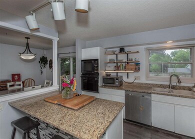 3427 Fairhaven Rd, Davenport, IA 52807 - photo 7