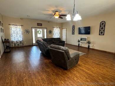 1115 Carbon Rd, McAlester, OK 74501 - photo 7