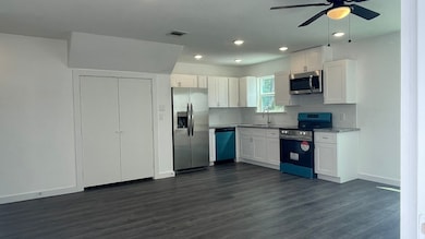 4330 Plaag St unit B, Houston, TX 77016 - photo 2