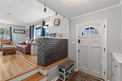 568 Viking Dr, Newport News, VA 23602 - photo 2