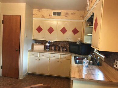 911 Wright Ave, La Porte, IN 46350 - photo 4