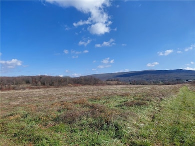 01 Christ's Ln, Unity  Township, PA 15650 - photo 2