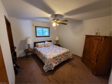 15885 Vale St, East Liverpool, OH 43920 - photo 4