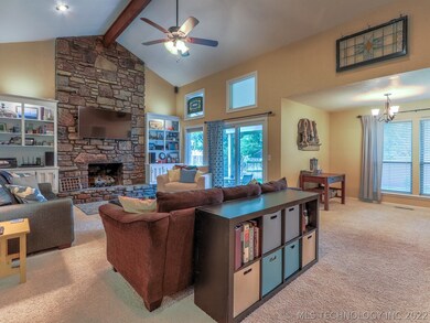 2521 W Broadway St, Broken Arrow, OK 74012 - photo 4