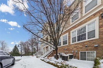 1156 Faulkner unit E4, Troy, MI 48083 - photo 2