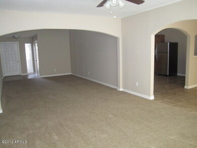 LIVING ROOM/FAMILY ROOM/ENTRY