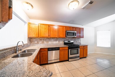 9466 Gulf Bridge St, Houston, TX 77075 - photo 7