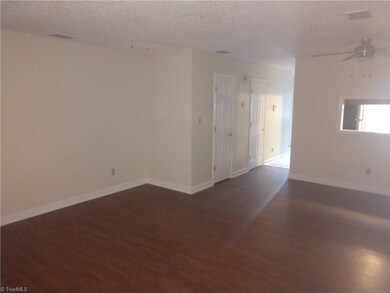 5910 King Charles Ct unit 21F, Clemmons, NC 27012 - photo 4