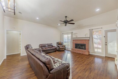 126 Sanchez Creek Ct, Weatherford, TX 76088 - photo 4