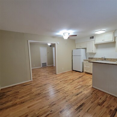 845 Beverly St unit 2, Houston, TX 77007 - photo 4