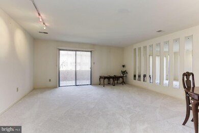 3863 Steppes Ct unit B, Falls Church, VA 22041 - photo 7