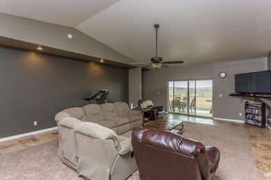 005_Living Room