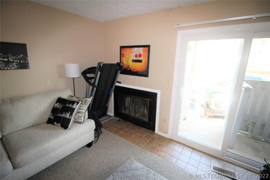 6722 S Lewis Ave unit 905, Tulsa, OK 74136 - photo 4