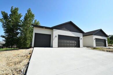 2031 E 20th St, Zumbrota, MN 55992 - photo 3