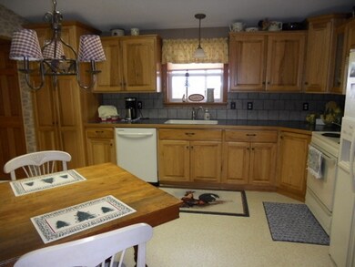 5504 SW Ridgecrest Cir, North Platte, NE 69101 - photo 4