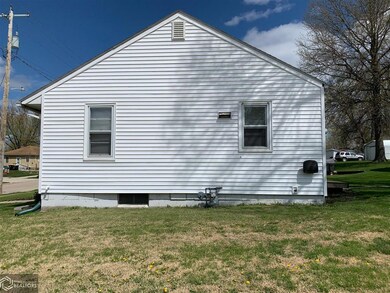 201 N Dewey St, Osceola, IA 50213 - photo 3