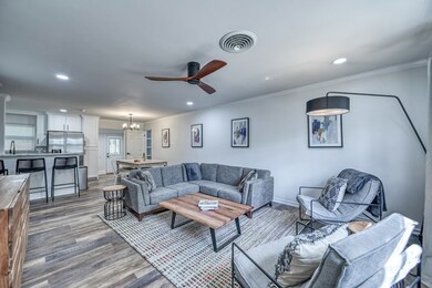 808 Sunset St, Fredericksburg, TX 78624 - photo 3