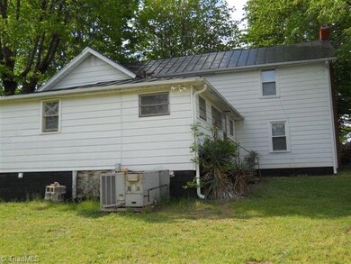 1005 Lawsonville Ave, Reidsville, NC 27320 - photo 4