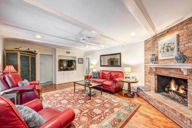 10006 Cedar Creek Dr, Houston, TX 77042 - photo 7