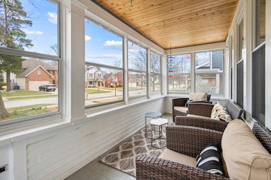 290 N Clinton Ave, Elmhurst, IL 60126 - photo 3