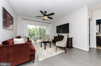 9430 Silver King Ct unit 301, Fairfax, VA 22031 - photo 4