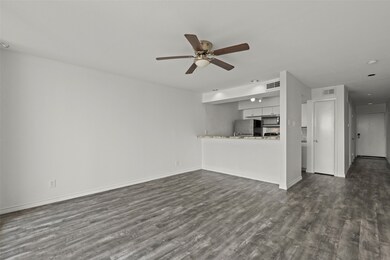 Lodge at Walden unit 305A, Montgomery, TX 77356 - photo 4