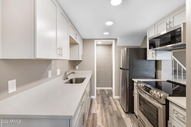 3215 W Royal Palm Rd-12