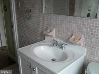 5741 Edgepark Rd, Baltimore, MD 21239 - photo 4