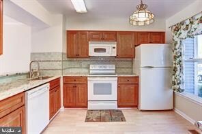 6333 Mary Todd Ct, Centreville, VA 20121 - photo 6