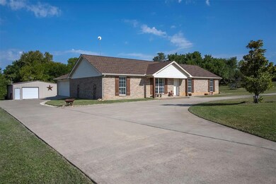 105 Sandalwood Ct, Weatherford, TX 76085 - photo 2