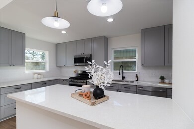 7634 Cabot St, Houston, TX 77016 - photo 6