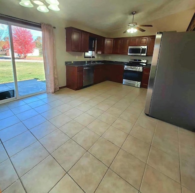 7800 Eider Ave, Hobart, IN 46342 - photo 3