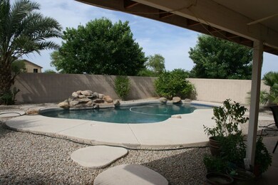 2626 E Mericrest way 006