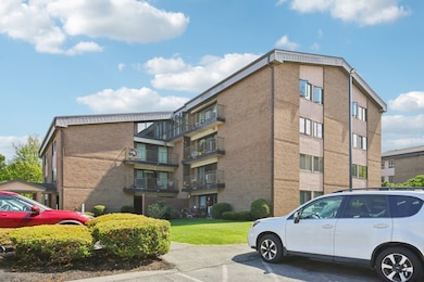 2 Ledgewood Way unit 25, Peabody, MA 01960 - photo 3