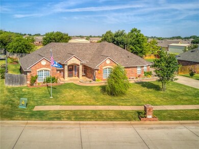 Wide driveway with backyard access
