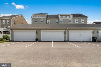 11192 Saint Luke Dr, White Plains, MD 20695 - photo 2