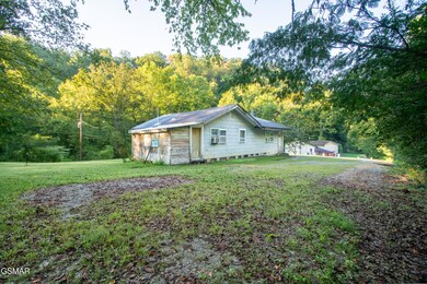 835 Hardin Ln, Sevierville, TN 37862 - photo 4
