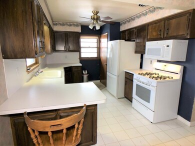 3047 Hess Dr, Highland, IN 46322 - photo 4