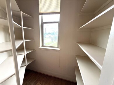 Walk in Pantry