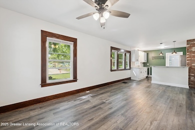 09-221-N-Francis-Ave-Lansing-MI-48912-Wi