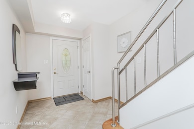 (4) ENTRY FOYER - OTHER ANGLE