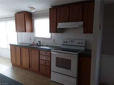 140 Sweetwater Dr, Statesville, NC 28625 - photo 2