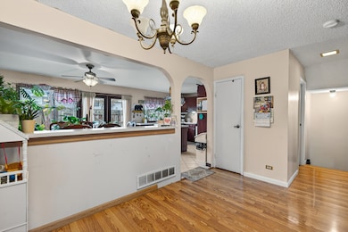 5525 Pebblebeach Dr unit 275, Hanover Park, IL 60133 - photo 7