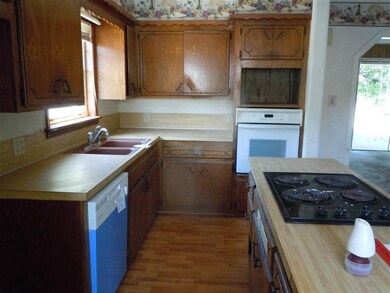 923 E Cherry St, Cushing, OK 74023 - photo 2