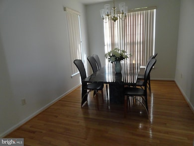 8708 Hidden Pool Ct, Laurel, MD 20723 - photo 6