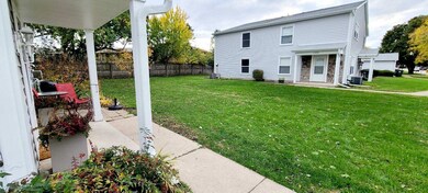 1342 S Glen Cir unit D, Aurora, IL 60506 - photo 2