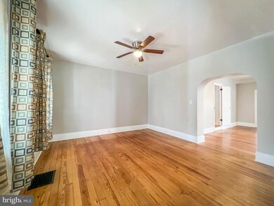 112 S 6th St, Perkasie, PA 18944 - photo 5