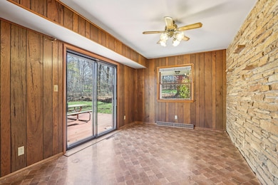 W207N6838 Flora Dr, Menomonee Falls, WI 53051 - photo 4