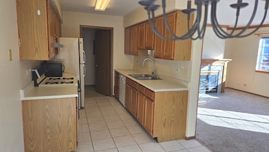 427 Village Creek Dr unit 19D, Lake In the Hills, IL 60156 - photo 6